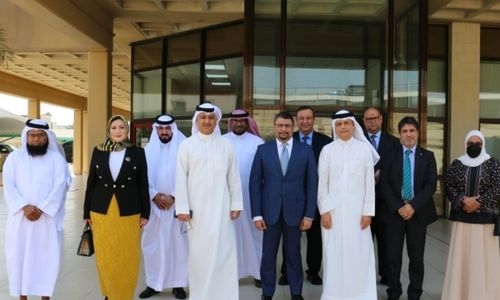 Electricity Minister inspects EWA Control Center