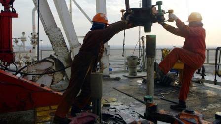 Kuwait seeks arbitration in oil row