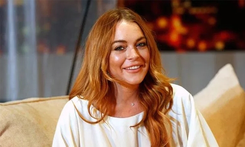 Lindsay Lohan signs new record deal