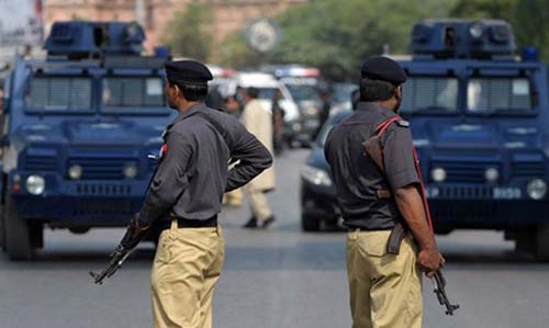 Pakistan police kill three Al-Qaeda militants in Karachi Pakistan police kill three Al-Qaeda militants in Karachi