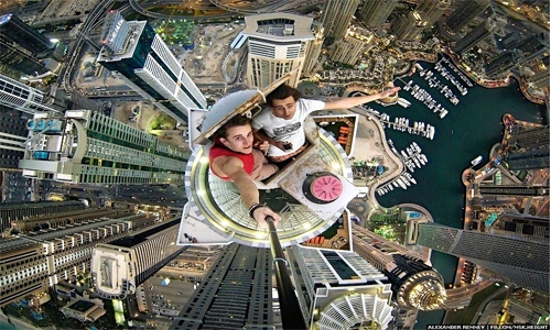 No selfies at 16 Mumbai spots, say police No selfies at 16 Mumbai spots, say police