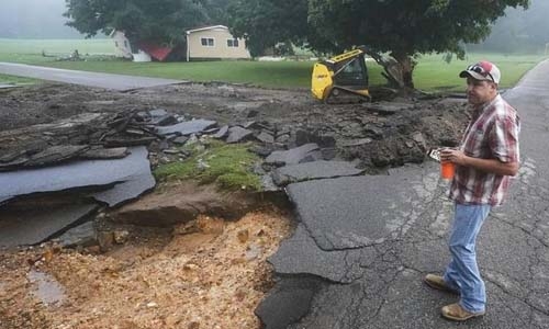 Twenty two dead, many missing after Tennessee floods in the US Twenty two dead, many missing after Tennessee floods in the US