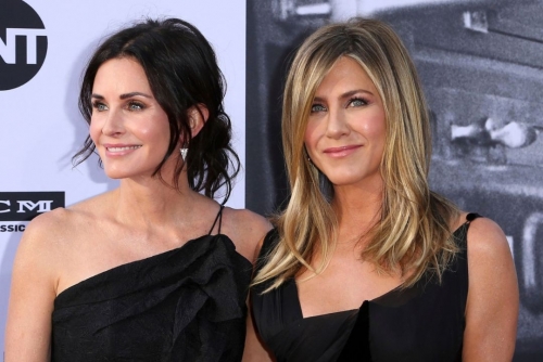 Courteney Cox hails Friends co-star Jennifer Aniston as a ‘friend for life’ 