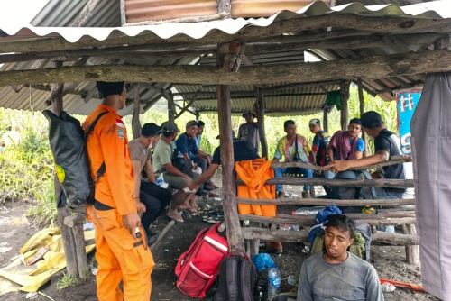 Three Killed as Mount Dukono Volcano Erupts in Indonesia