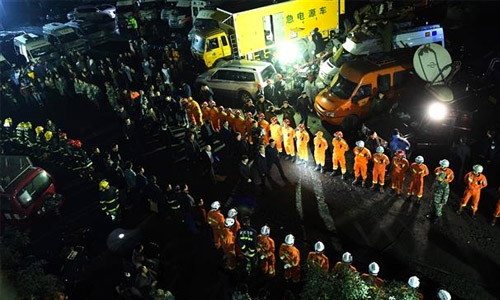 12 dead in tunnel blast in southwest China