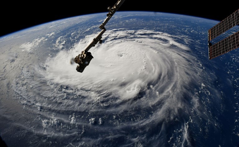 A million told to flee as Hurricane stalks eastern US 