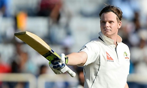 Smith, Maxwell fire Australia to 401-7 Smith, Maxwell fire Australia to 401-7