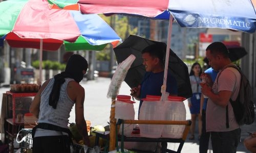 'So hot you can't breathe': Extreme heat hits the Philippines
