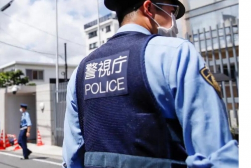 Woman arrested for sewing shut roommate's ‘lips with a needle and thread’ Woman arrested for sewing shut roommate's ‘lips with a needle and thread’
