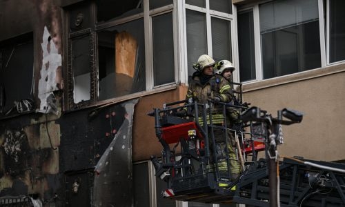 Fire tears through Istanbul apartment block, killing 29