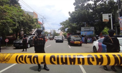 Nine wounded as suspected suicide bomber targets Indonesian church