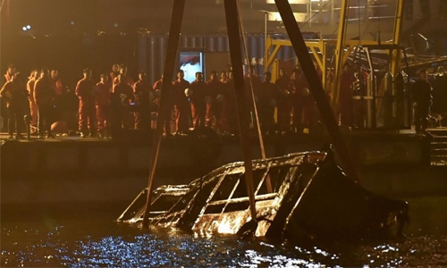 Fist fight caused deadly bus crash Fist fight caused deadly bus crash