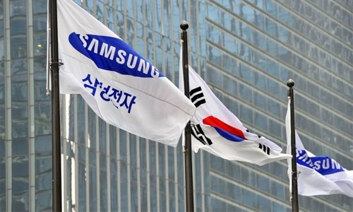 Smartphone maker Samsung backs away from planned split Smartphone maker Samsung backs away from planned split