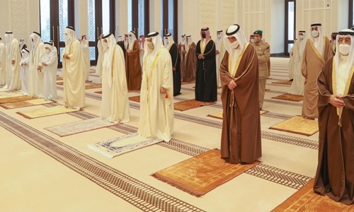 HM King Hamad performs Eid Al-Fitr prayers