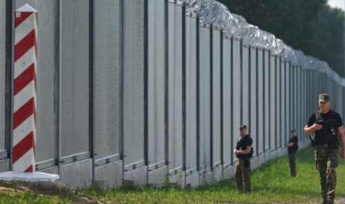 Slovakia Briefly Closes Ukraine Border Over Security Concerns Slovakia Briefly Closes Ukraine Border Over Security Concerns