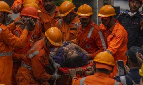 Building collapse kills 3 people in India’s Mumbai city