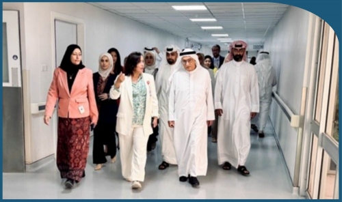 Bahrain’s Health Council Chairman Visits Salmaniya Medical Complex to Review Services