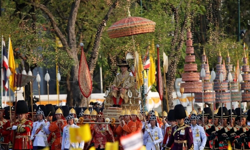 New Thai King holds first procession