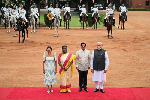 Philippines’ Marcos strikes defence deals in India 