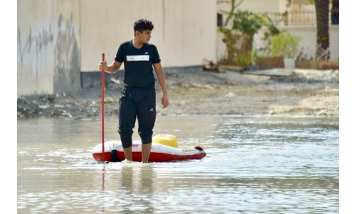 Rains bring life in Bahrain to standstill