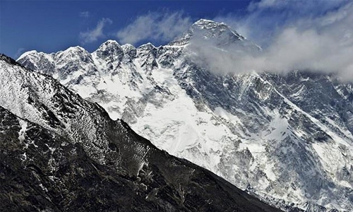 Indian police fire couple for faking Everest climb