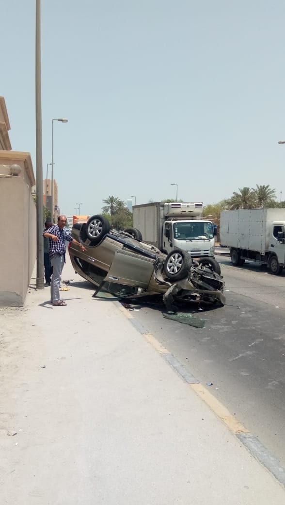 Accident leaves car overturned Accident leaves car overturned