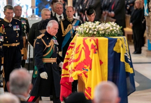 Queen Elizabeth's coffin to be flown to London
