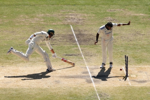 Bumrah gives India a shot at victory, but Australia hold edge Bumrah gives India a shot at victory, but Australia hold edge