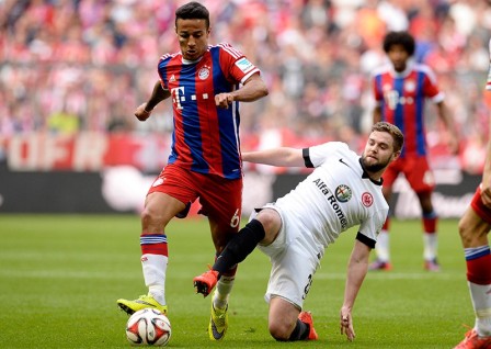 Bayern Munich defeat Eintracht Frankfurt; Lewandowski stars