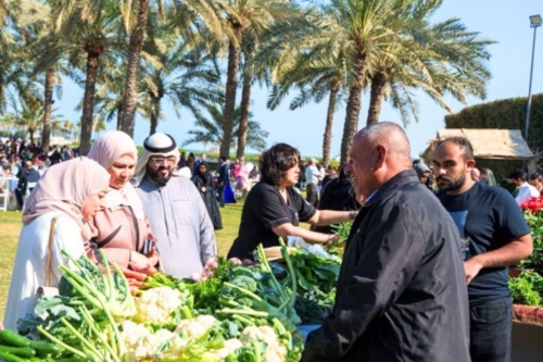 Tourism Minister visits Bahrain Farmers’ Market