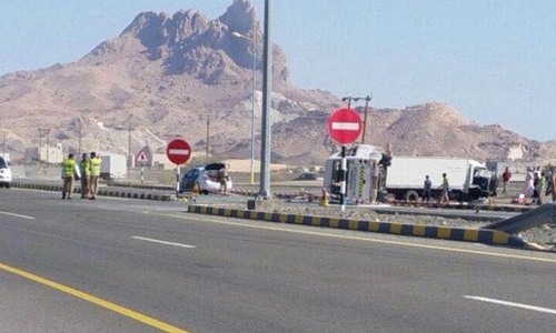 Two children among 5 dead in Indian school bus crash in Nizwa Two children among 5 dead in Indian school bus crash in Nizwa