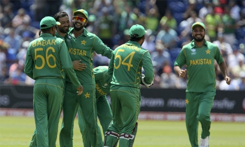 Pakistan thrash England in Champions Trophy semi-final