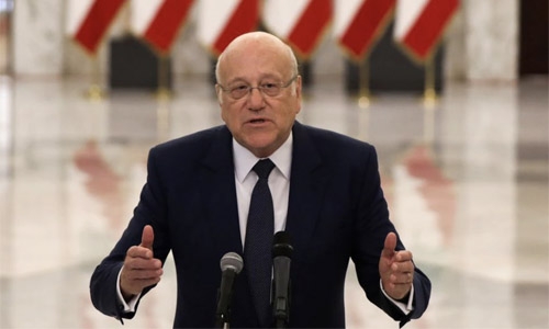 Lebanon agrees new government will tackle economic collapse