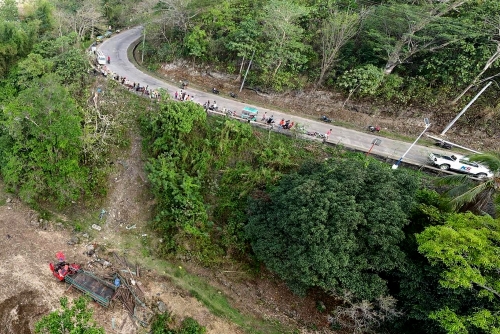 15 dead as truck falls into Philippines ravine
