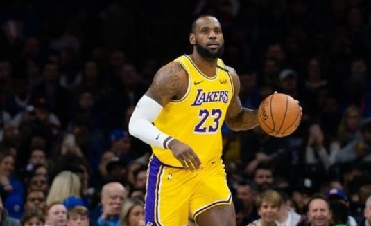 LeBron James surpasses Kobe Bryant in NBA's all-time scoring list LeBron James surpasses Kobe Bryant in NBA's all-time scoring list