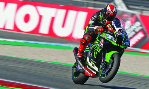 Tom Sykes’ first victory ends Jonathan Rea’s winning streak