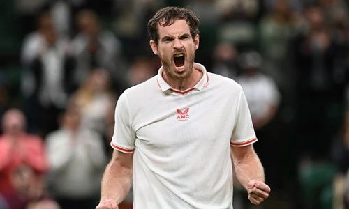 Murray wins first Wimbledon singles match since 2017