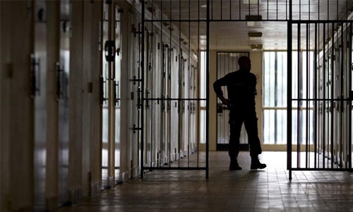 Prison guards foil bid  to smuggle in drugs