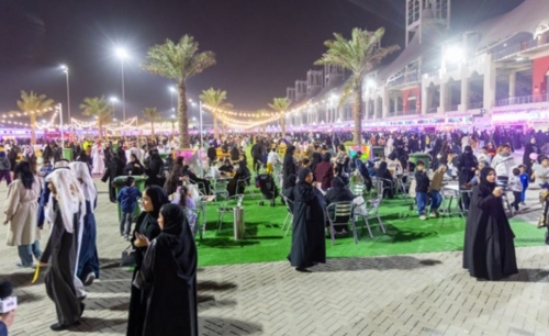 Tourism Minister visits Wen w Bkm Festival at BIC