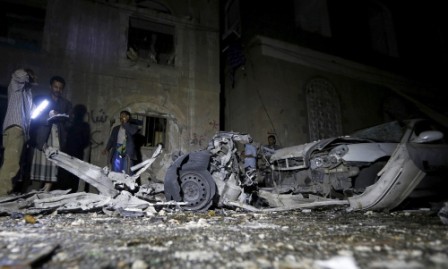 28 die in bombing of Yemen Shiite mosque claimed by IS 28 die in bombing of Yemen Shiite mosque claimed by IS