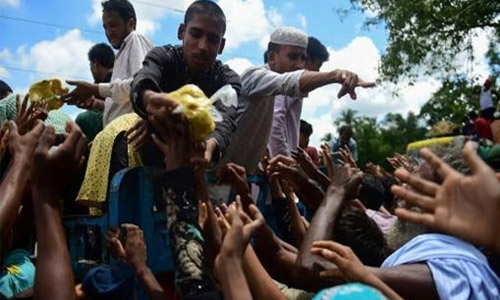 Bangladesh troops to deliver aid for Rohingya refugees