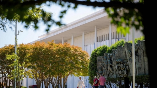 Trump Vows to Keep Kennedy Centre Shut Unless His Name Is Added