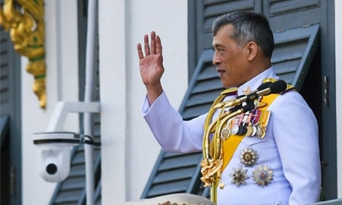 Thai king fires royal guards for ‘adultery’ Thai king fires royal guards for ‘adultery’