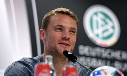 Neuer urges Mourinho to end Schweinsteiger's Utd exile