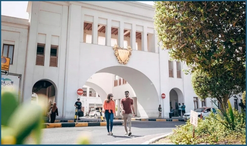 HM King Hamad Praises Success of “Hawa Al Manama” Festival