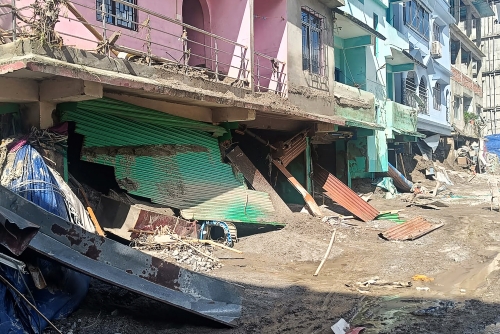 India flood toll hits 40 as army plots airlift rescues