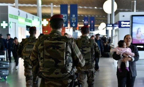 Passengers profiled at Paris airport since Brussels attacks: official