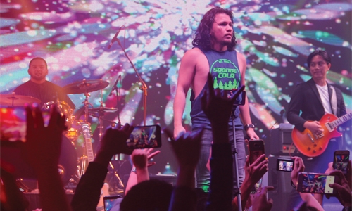 Sponge Cola enthrals spectators in Bahrain Sponge Cola enthrals spectators in Bahrain