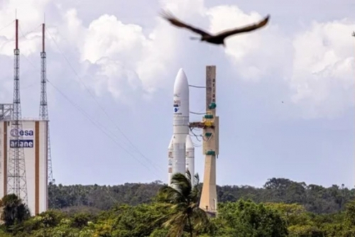 European satellite launcher set for first commercial blast off European satellite launcher set for first commercial blast off