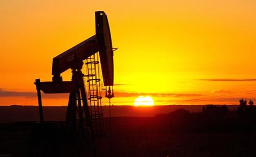 Oil market falls back once again